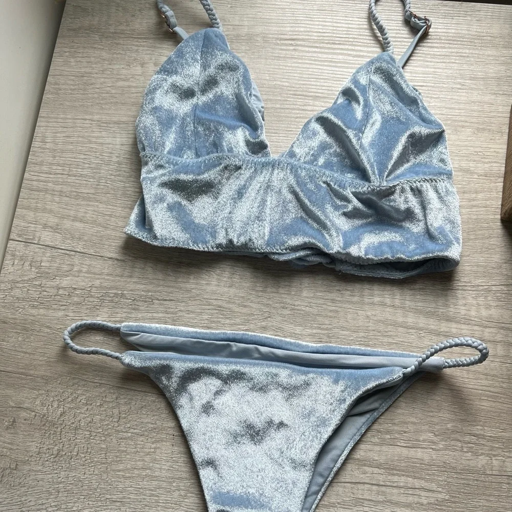 Frankie’s blue velvet bikini